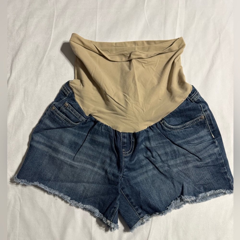 Indigo Blue High-Waisted Denim Maternity shorts